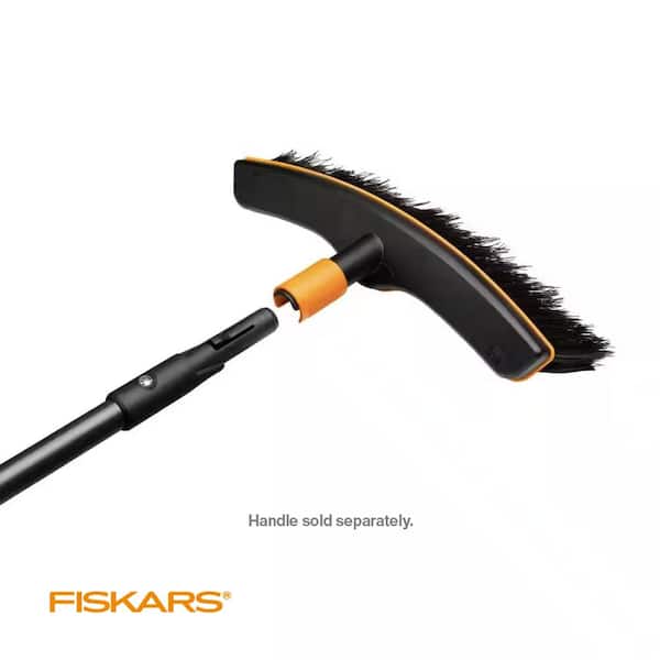Fiskars QuikFit Outdoor Broom Interchangeable 15 in. Head Attachment  330310-1001 - The Home Depot