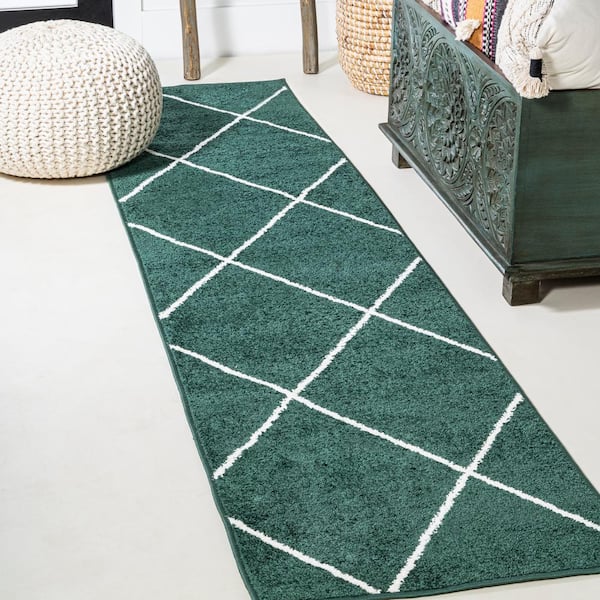 JONATHAN Y Cole Green/White 2 ft. x 8 ft. Minimalist Diamond Trellis Area Rug