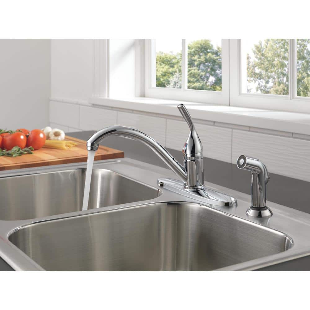 Chrome Single Handle Kitchen Faucet with Pull-out Spray