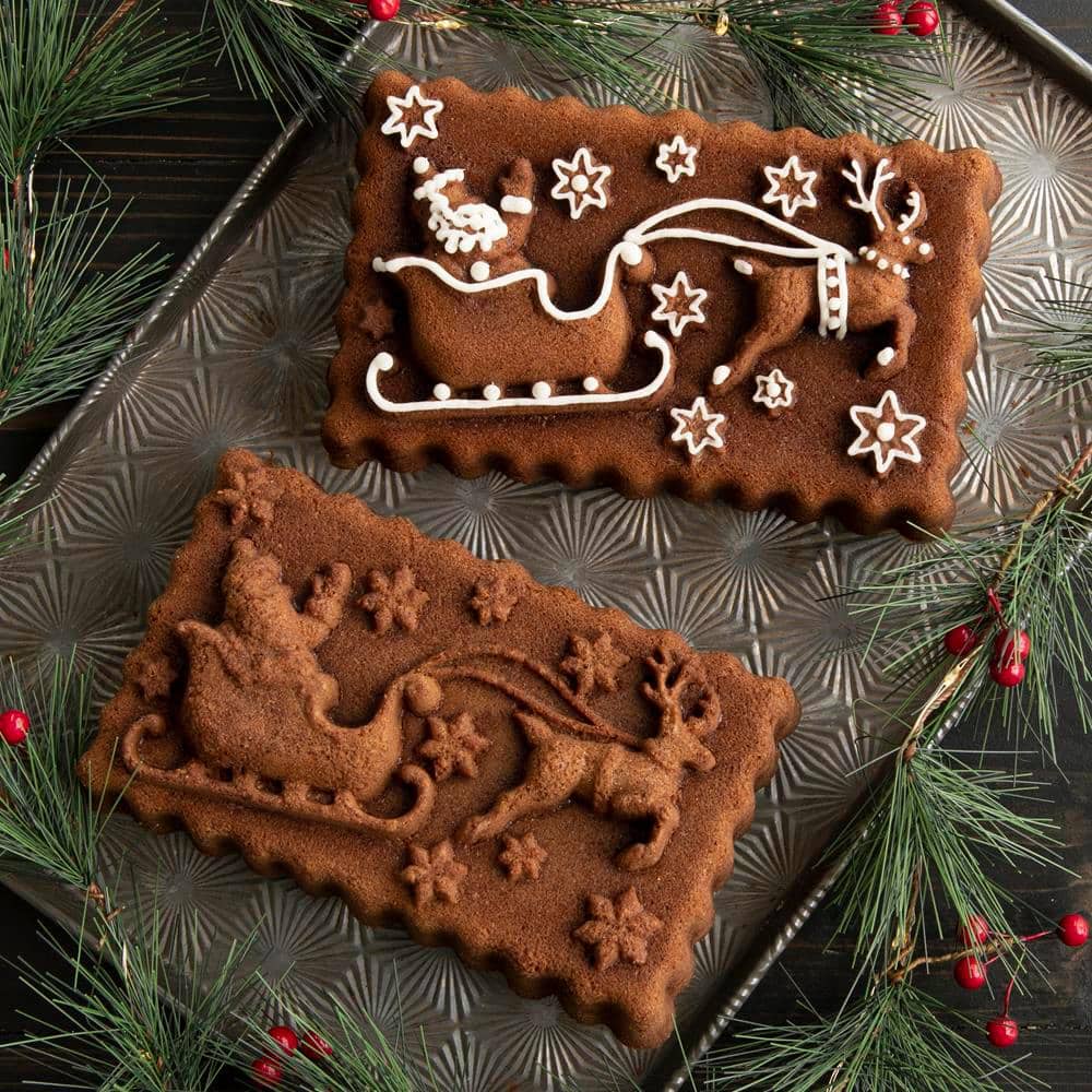 Santa's Sleigh Silver Aluminum Non-Stick Loaf Pan