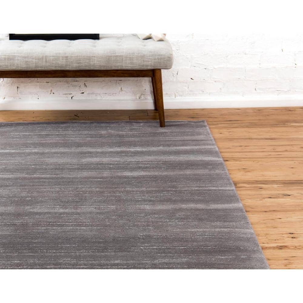 Elegant Gray 4' x 6' Rectangular Easy-Care Synthetic Area Rug