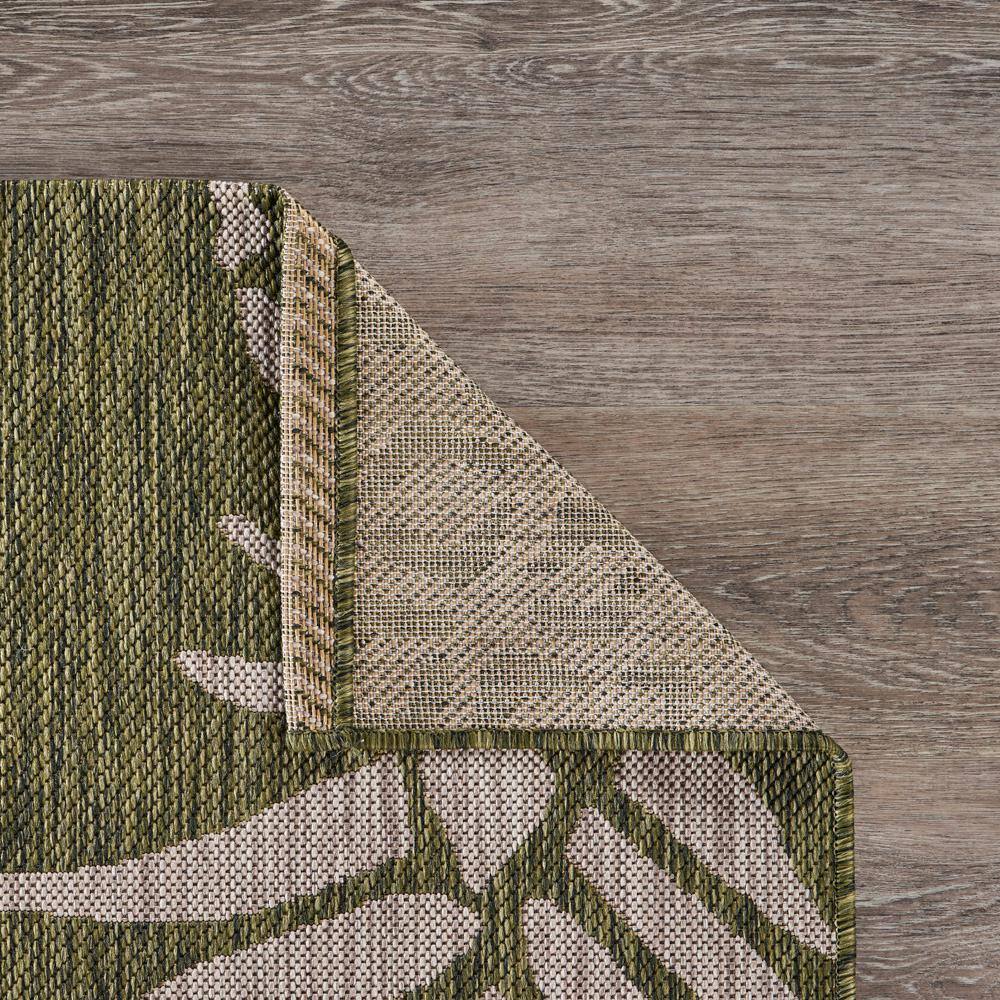 Green and Beige Pineapple Pattern Synthetic Indoor/Outdoor Rug