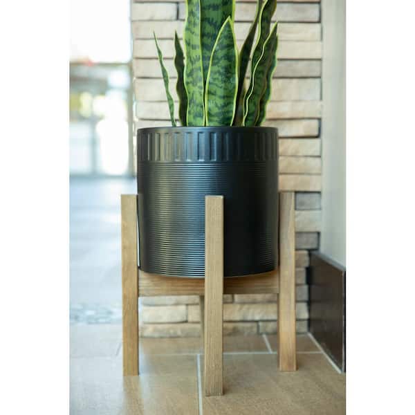 Flora Bunda 10 in. Clementine Medium Black Ceramic Planter (10 in