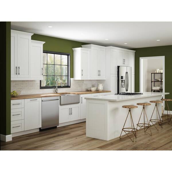 https://images.thdstatic.com/productImages/e9e4a506-63d5-4999-9b32-39f3ce461a49/svn/vesper-white-assembled-kitchen-cabinets-w2736-avw-31_600.jpg