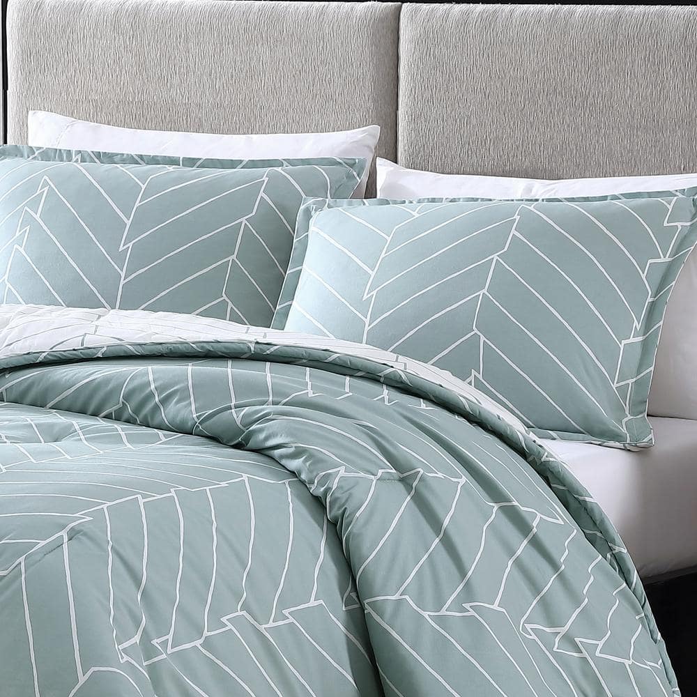 Full White and Green Cotton Reversible Bedspread Set