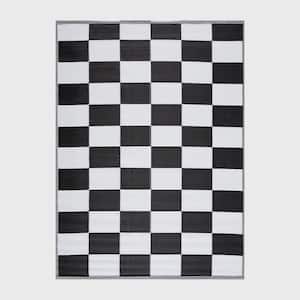 California Black and White 5 ft. x 7 ft. Folded Reversible Recycled Plastic Indoor/Outdoor Area Rug-Floor Mat