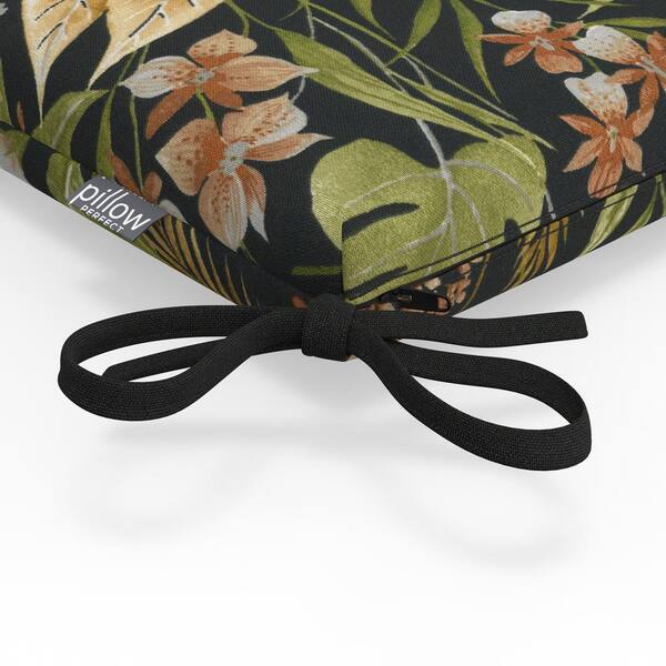 Pillow Perfect Tropic Floral 45 in W x in H Rectangular Outdoor