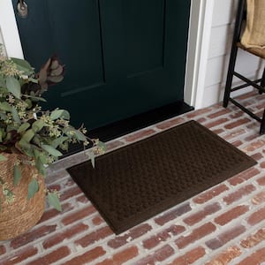 Dots Brown Chocolate 18 in. x 30 in. Recycled Rubber Indoor/Outdoor Impressions Door Mat