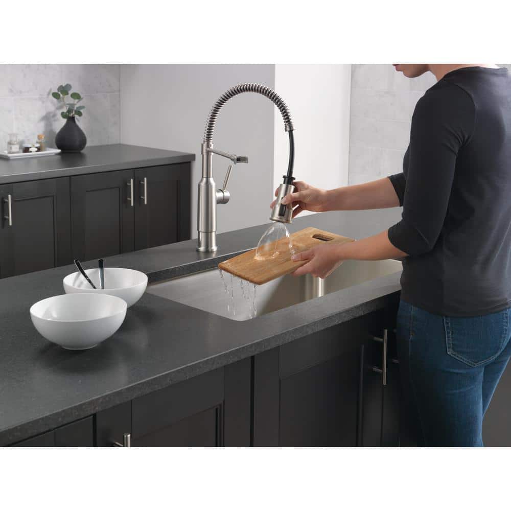 Stainless Steel Pull-Down Sprayer Kitchen Faucet with Magnetic Docking