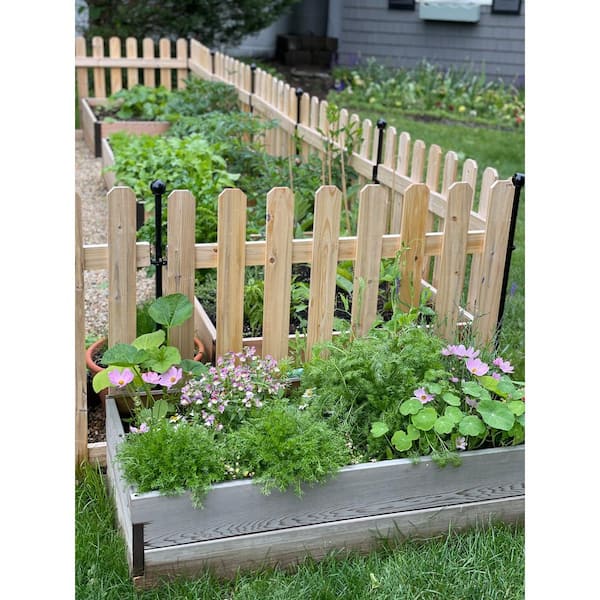 18 in. H 36 in. W White Wood Picket Garden Fence