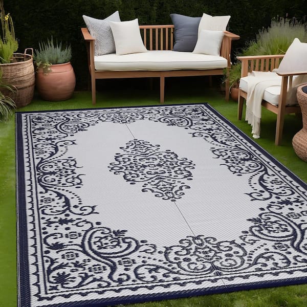 4 X 6 Blue White Lightweight Medallion Reversible Plastic Indoor Outdoor Area Rug