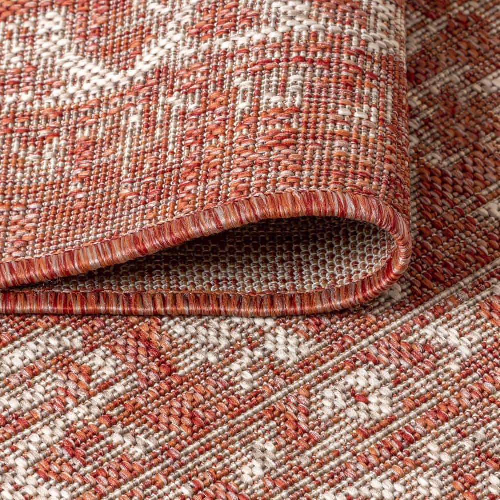 Red and Taupe Medallion Flat Woven 4' x 6' Indoor/Outdoor Rug
