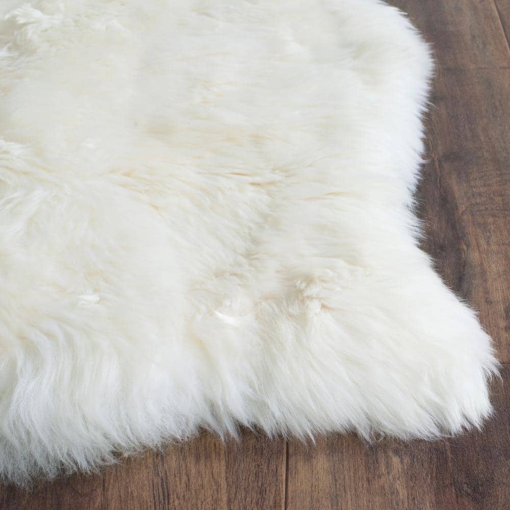 Natural White Hand-Knotted Sheepskin Square Accent Rug
