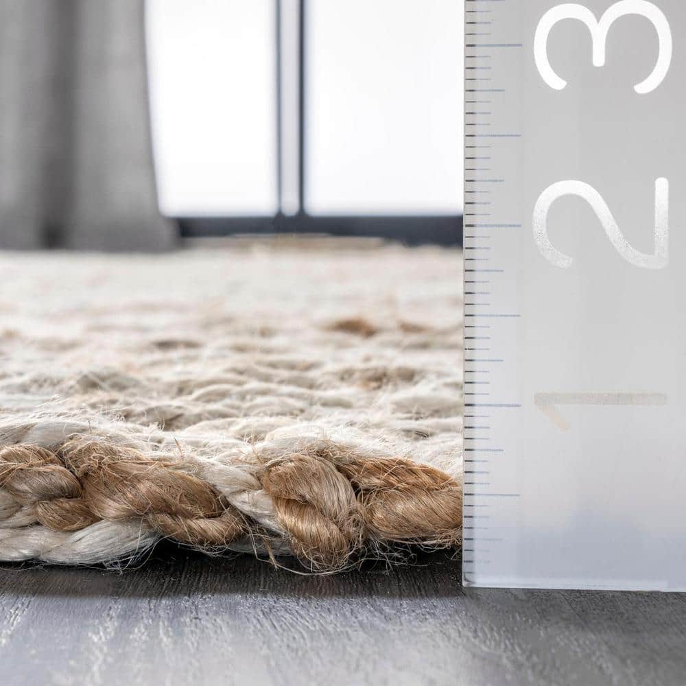 Handmade Off White Chevron Jute 4' x 6' Rug
