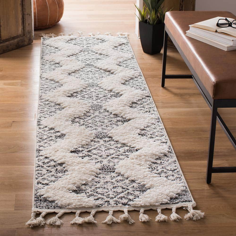 Ivory and Grey Diamond Pattern Shag Runner Rug with Tassels