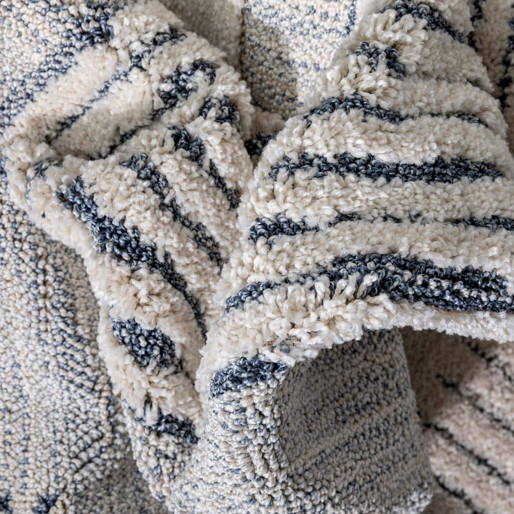 Harlow Light Blue Geometric 5' x 7' Easy-Care Synthetic Area Rug