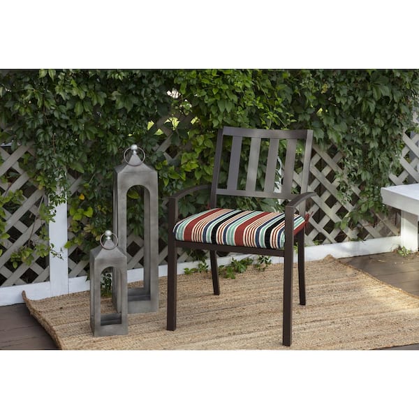 https://images.thdstatic.com/productImages/ea8572bd-cb8b-4d8d-94a3-de7b14ada9d3/svn/hampton-bay-outdoor-dining-chair-cushions-tm06070b-9d6-66_600.jpg
