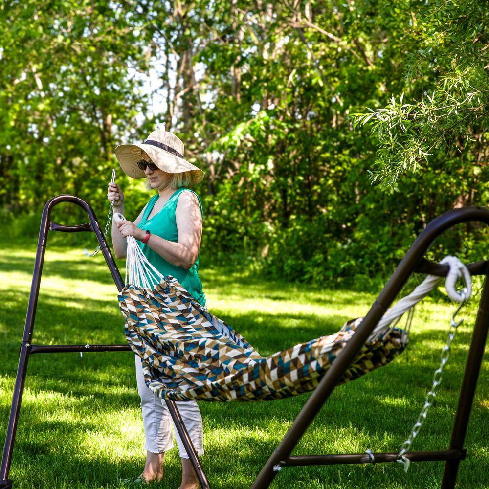 Sunnydaze Geometric Jumble Double Hammock in Polyester and Cotton