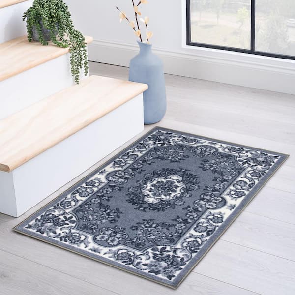 Seraphina Black/White 2 ft. x 3 ft. Traditional Floral Non-Slip Area Rug