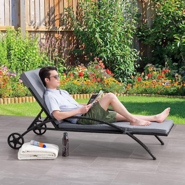 rust proof outdoor lounge chairs