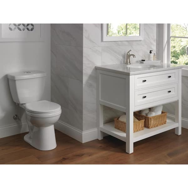 Elongated Toilet in White C43901-WH