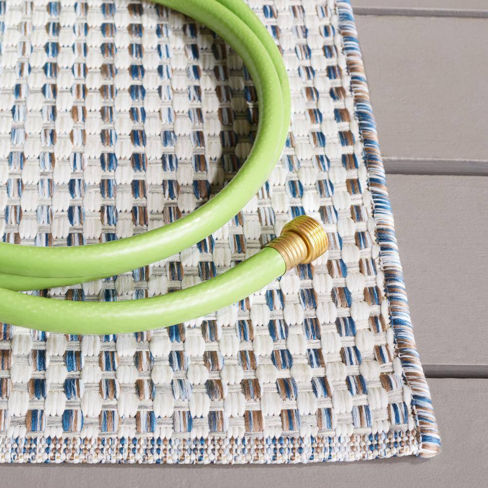 67" x 48" Gray Rectangular Synthetic Easy Care Rug
