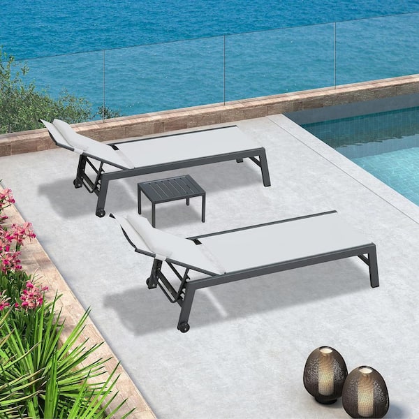 Oversize Black Frame Lounge of 2-Pieces Aluminum Outdoor Chaise Lounge with Cushion and Armrests, White
