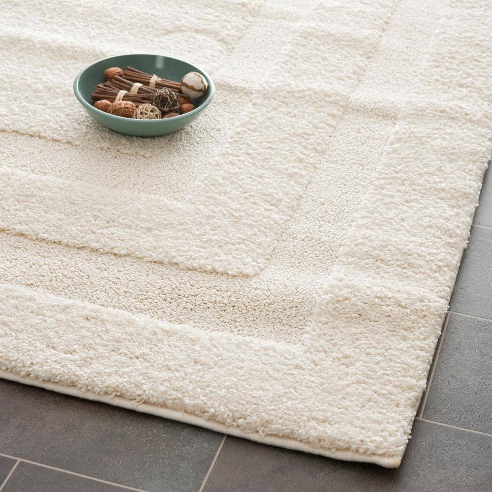 White Rectangular 6' x 9' Shag Synthetic Area Rug