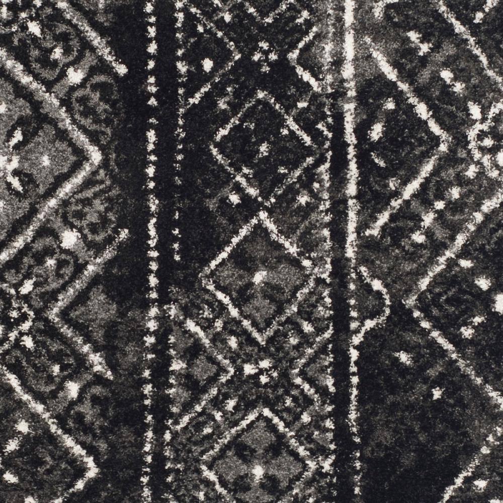 Adirondack Montague Geometric Easy-Care 6' Square Rug in Silver/Black