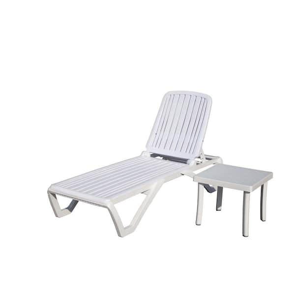 Boosicavelly White Plastic Outdoor Lounge Chair with Table