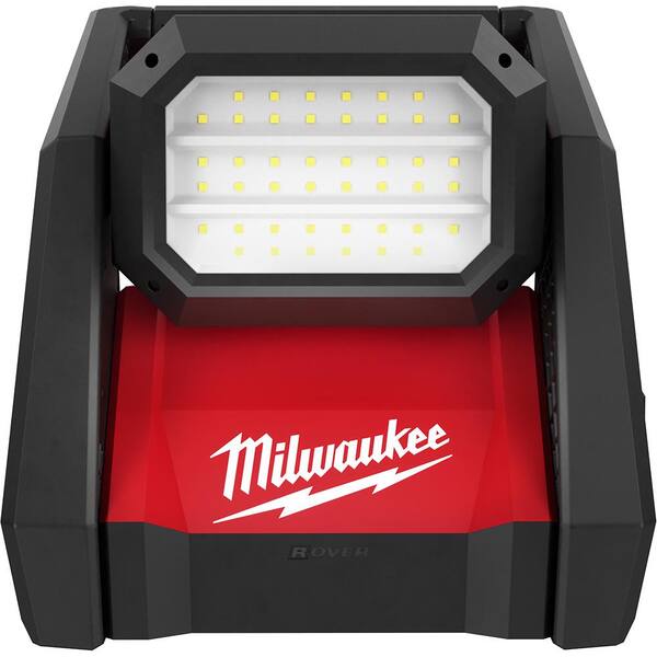 Milwaukee M18 GEN-2 18-Volt Lithium-Ion Cordless 4000 Lumens ROVER LED AC/DC Flood Light and (1) 2Ah Battery