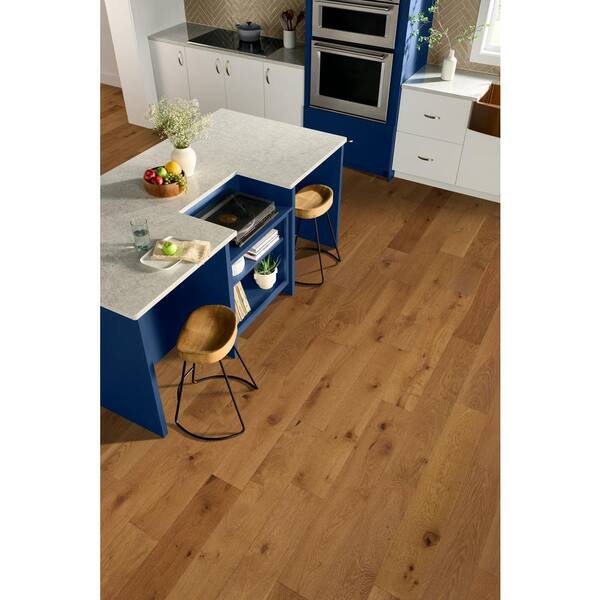 Bruce Time Honored Caramel Treasure Wh Oak 3/8 in. T x 6.5 in.W T+G Brushed Engineered Hardwood Flooring (32.11 sq.ft../ctn)