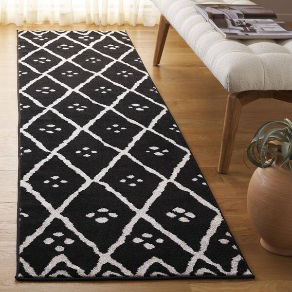 Amherst 2 ft. x 9 ft.Black/Creme Geometric Runner Rug