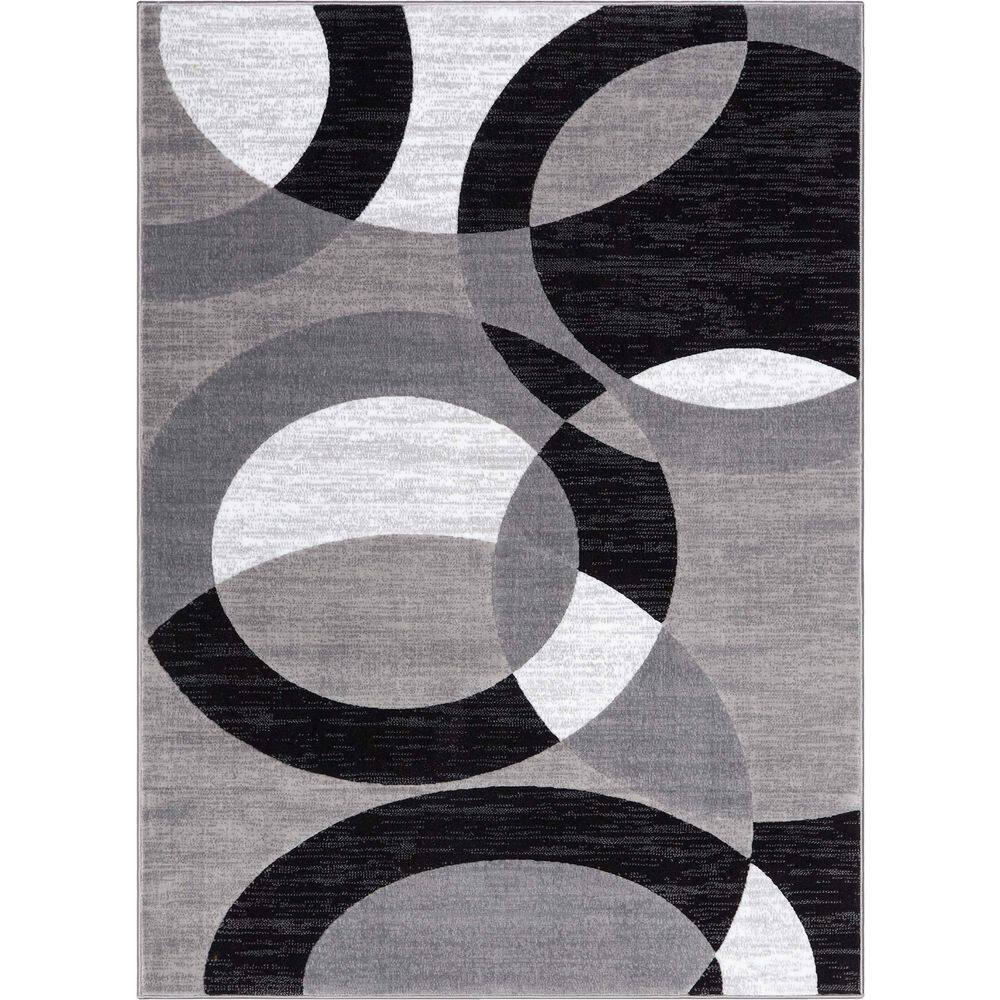 Gray Geometric 5' x 7' Stain-Resistant Area Rug