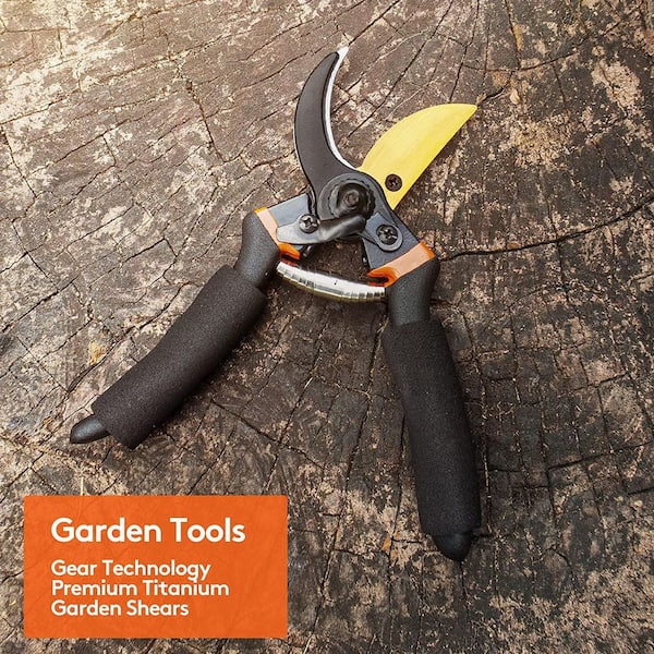 https://images.thdstatic.com/productImages/eb263a61-6f79-48c7-94f1-a551a9c2dcf9/svn/pruning-shears-b0bddctp2v-4f_600.jpg
