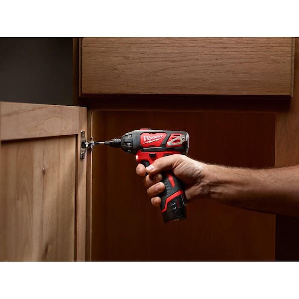 Milwaukee - M12 12V Lithium-Ion Cordless 1/4 in. Hex Screwdriver Kit with Two 1.5Ah Batteries, Charger and Tool Bag