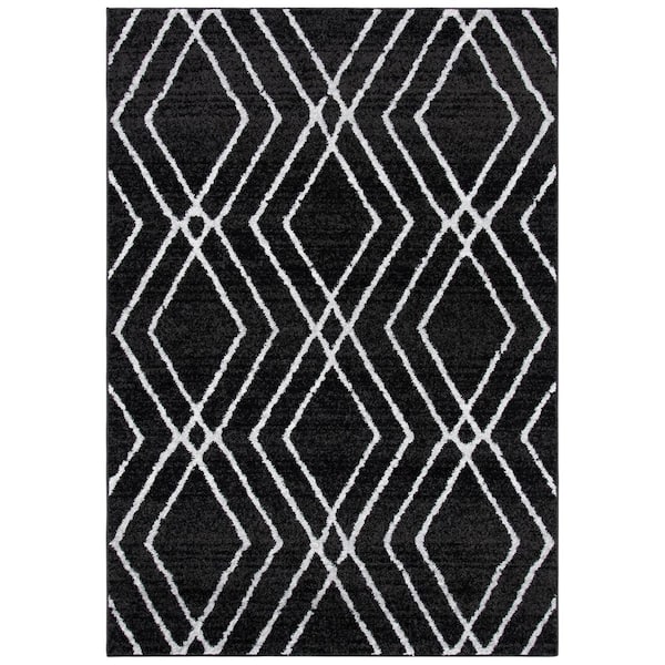 Adirondack 4 ft. x 6 ft. Black/Light Gray Chevron Diamond Area Rug