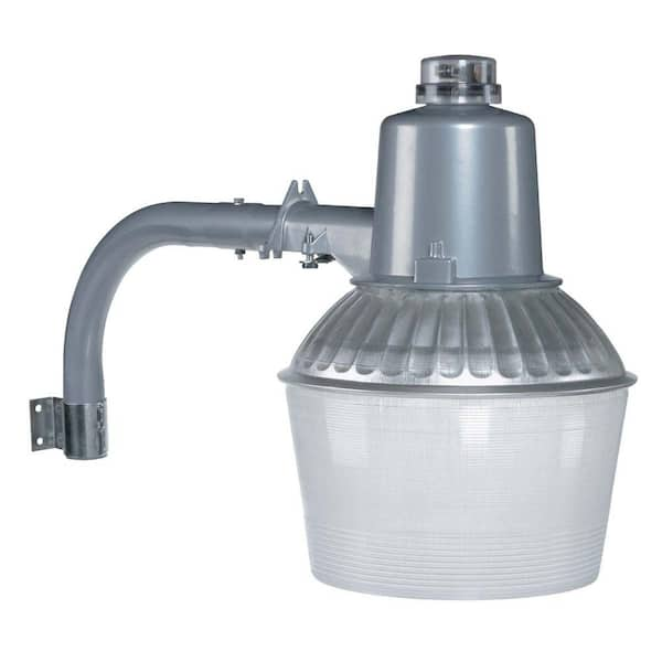 Globe Electric 150-Watt Outdoor Aluminum High Power Sodium Flood Light Fixture with Low-Light Sensor