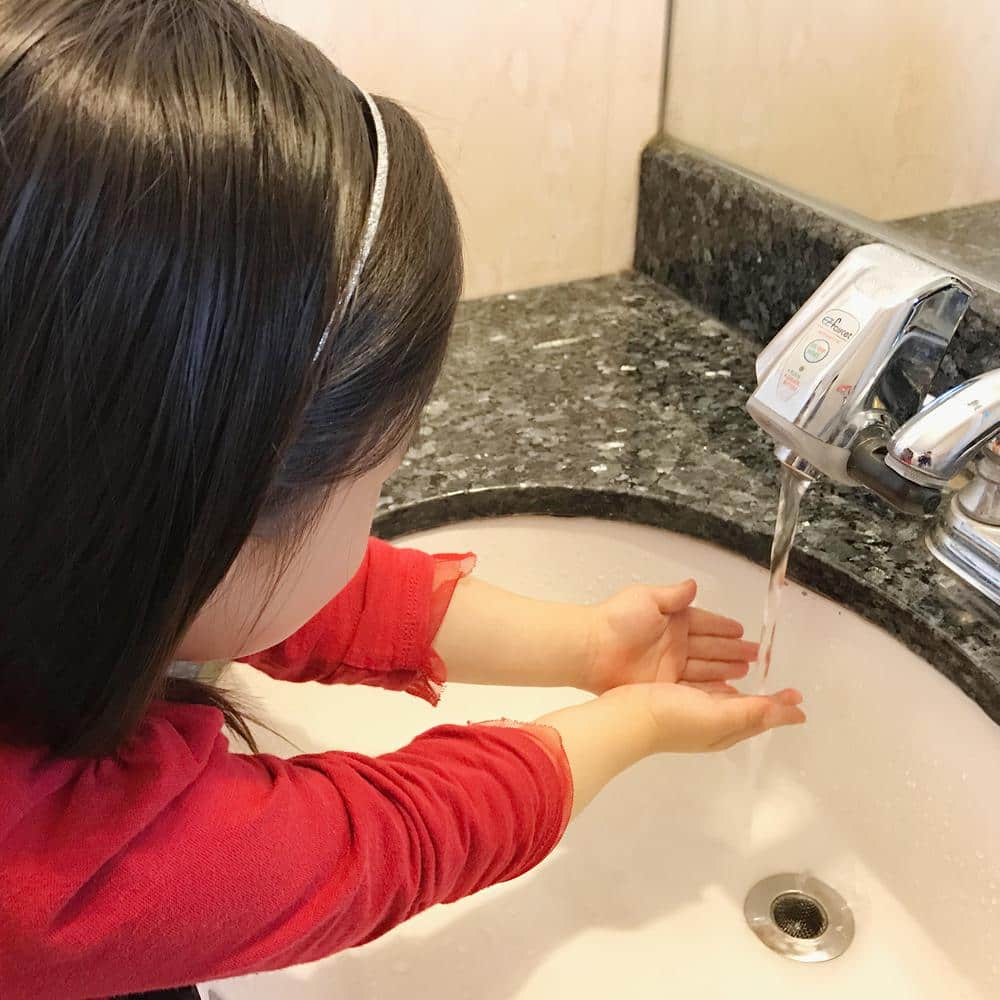 Chrome Automatic Touch-Free Faucet Adapter for Bathroom and Kitchen