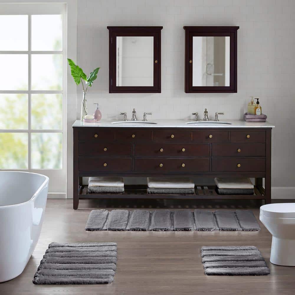 Gray Polyester Tufted Non-Skid Bathroom Rug 21" x 34"