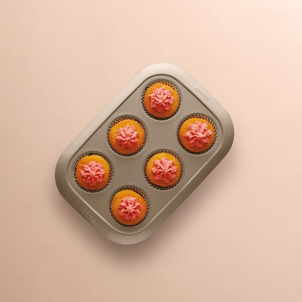 https://images.thdstatic.com/productImages/eb57a06f-48d8-47f5-8a3b-54d5e0630674/svn/golden-berghoff-cupcake-pans-muffin-pans-3950547-fa_600.jpg