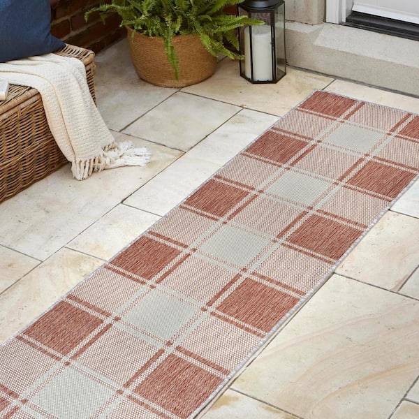 JONATHAN Y Sabine Salmon/Cream 2 ft. x 8 ft. Traditional Farmhouse Bold Gingham Indoor/Outdoor Runner Rug