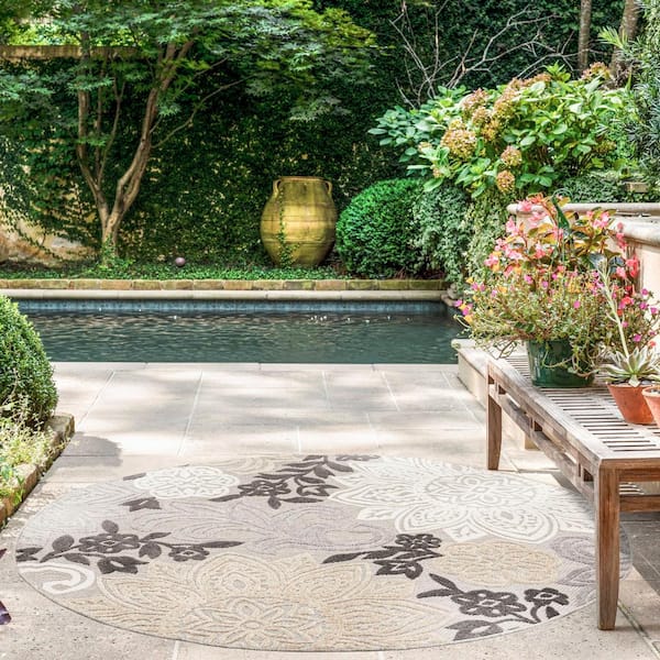 Oasis Floral Beige 8 ft. Round Indoor/Outdoor Area Rug