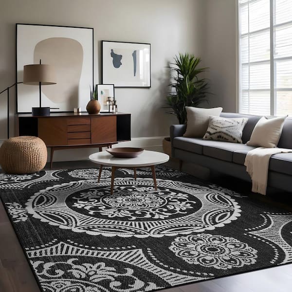 Waikiki Black/Grey 6 ft. x 9 ft. Medallion Indoor Outdoor Area Rug
