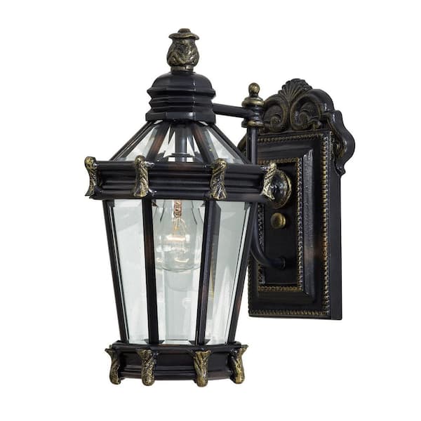 the great outdoors by Minka Lavery Stratford Hall 1-Light Heritage with Gold Highlights Outdoor Wall Lantern Sconce