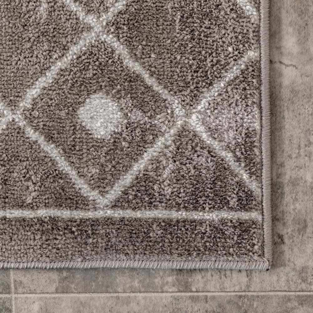 Easy-Care Reversible Moroccan Trellis 5' x 8' Area Rug in Gray
