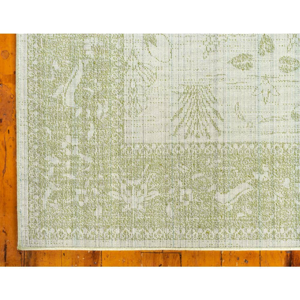 Light Green Floral Synthetic Rectangular Area Rug, 5 x 8 ft