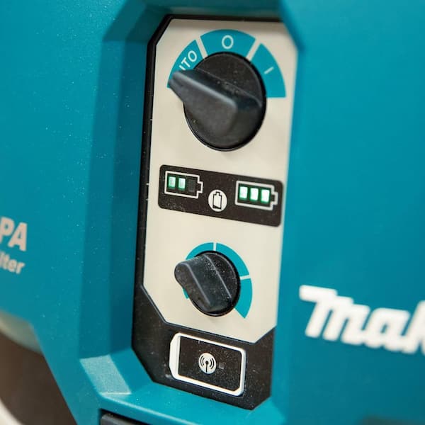 Makita 40V max XGT Brushless Cordless 4 Gallon HEPA Filter Dry