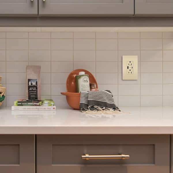 radiant 15 Amp 125-Volt Tamper Resistant GFCI Residential/Commercial Decorator Duplex Outlet with A/C USB, Ivory