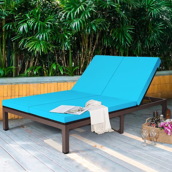 1-Piece Metal Wicker Outdoor Chaise Lounge with Turquoise Cushion